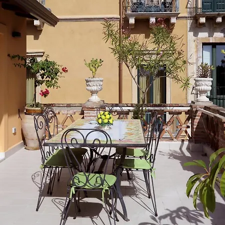 Le Terrazze Del Teatro Greco *